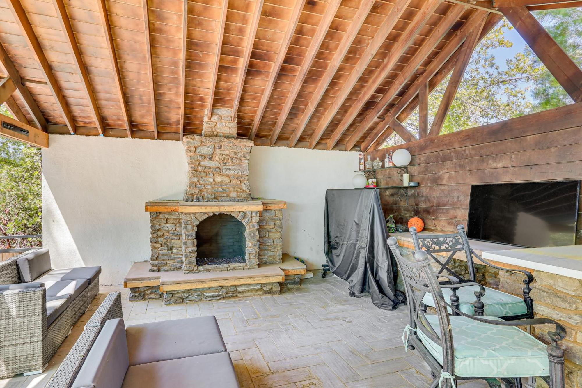 Lake Arrowhead Cabin With Hot Tub And Mountain Views! Exterior photo